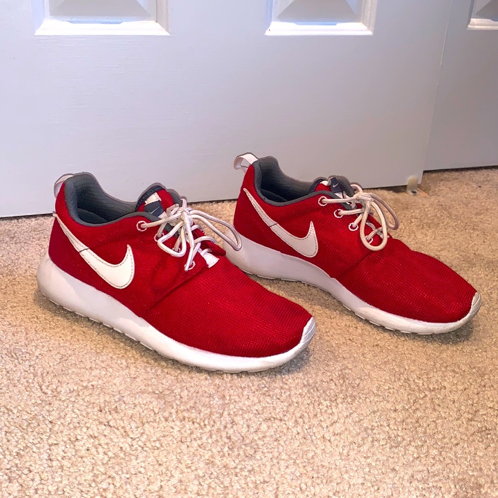 Red Nike Roshe One